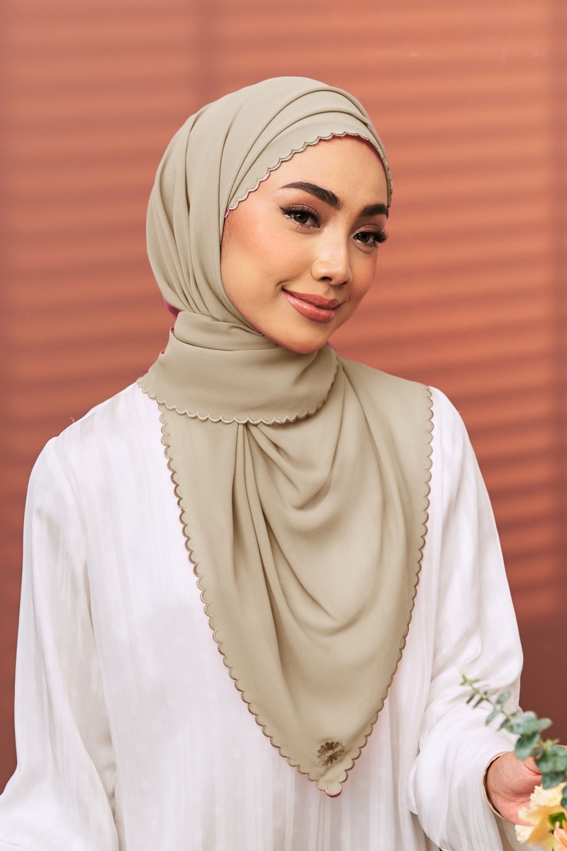 TIARA Sulam Shawl in Wheat